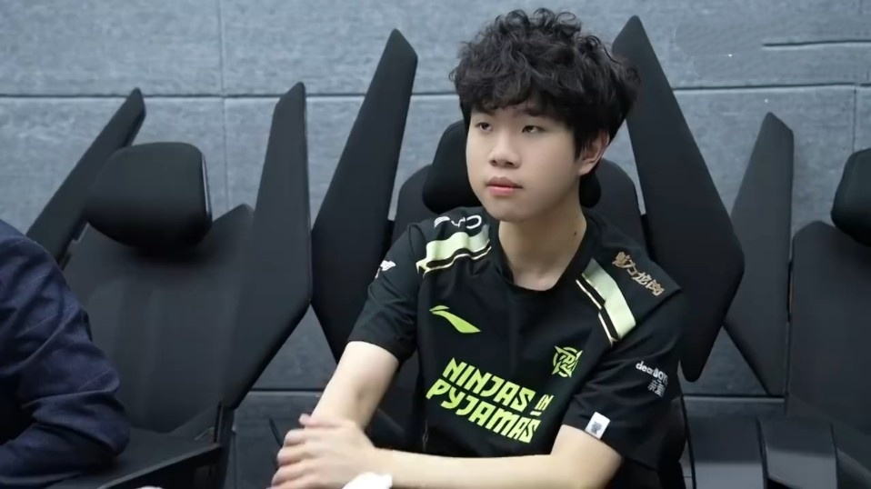 LPL 全明星第一阶段投票结果发布：王多多和西然预计将赢得最佳解说员主持人 bin & JackeyLove 暂时队长